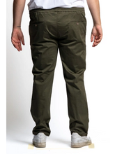 Prenesite sliku u preglednik galerije, Novo - rastezljive hlače za punije MAXFORT Basil - više boja 2XL do 10XL
